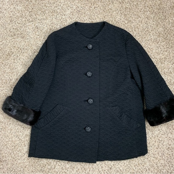 Vintage black coat with fur cuffs - Picture 10 of 14